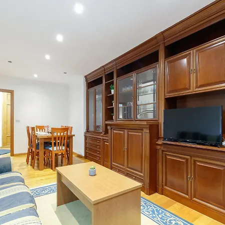 Daire Encantador Piso Con Parking By