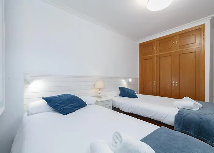 Encantador Piso Con Parking By アパート