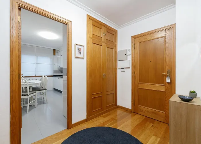 Encantador Piso Con Parking By アパート *